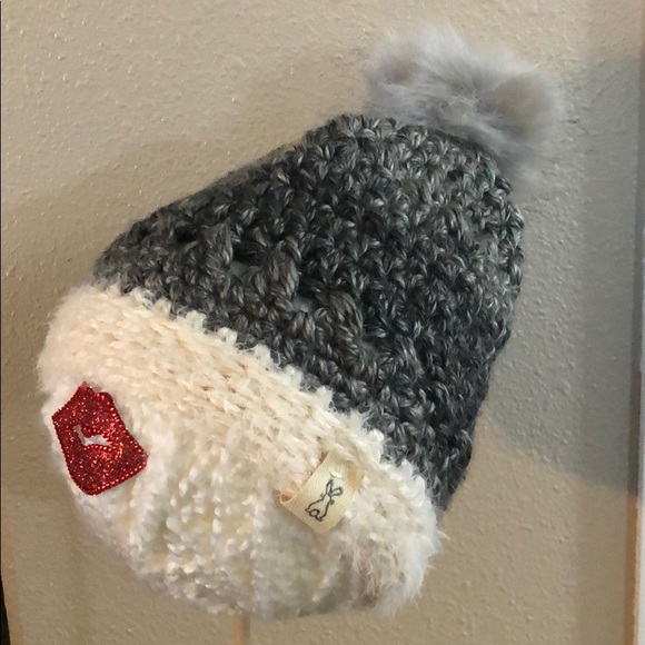 Winter Gray Variegated Crochet Hat W/Pom Pom - Picture 2 of 4